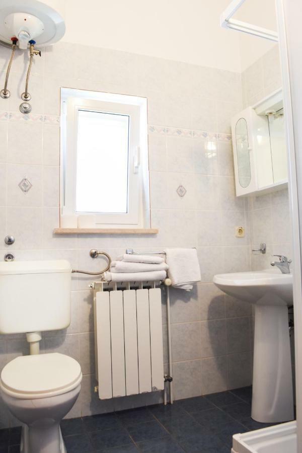 Rooms Ljubica ツレス エクステリア 写真