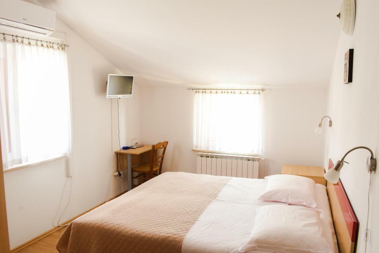Rooms Ljubica ツレス エクステリア 写真